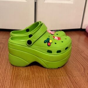 Size 6 Women’s Lime Green Platform Clog Shoes